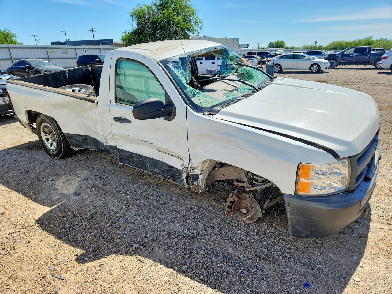 2011 Chevrolet Silverado C1500 Белый vin: 1GCNCPE09BZ345430