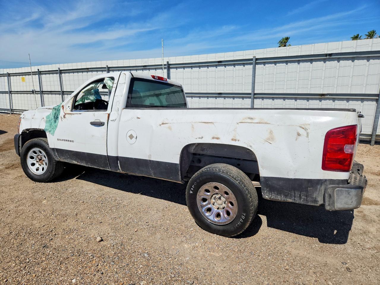 2011 Chevrolet Silverado C1500 Белый vin: 1GCNCPE09BZ345430