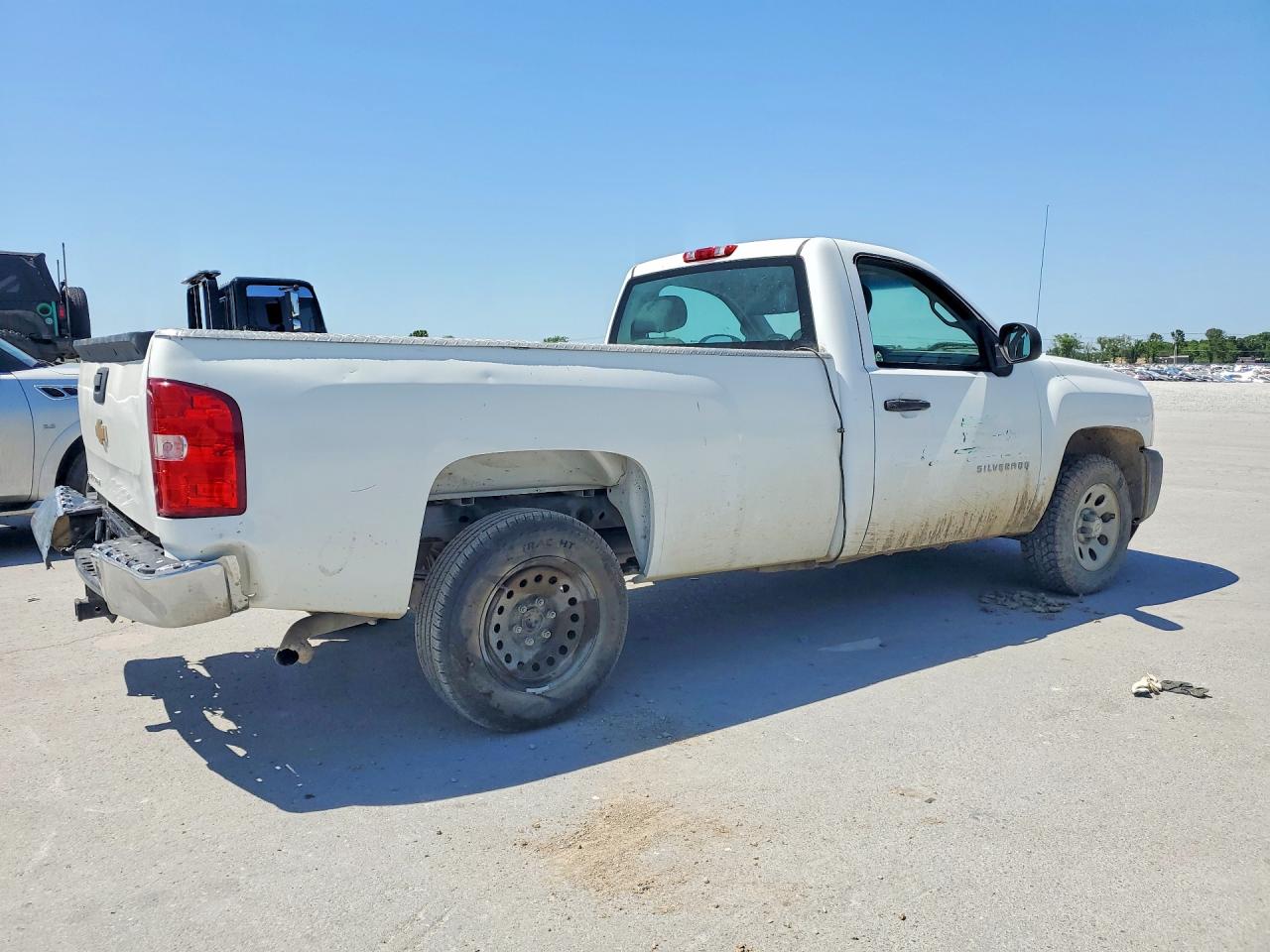 2013 Chevrolet Silverado C1500 White vin: 1GCNCPE09DZ401109