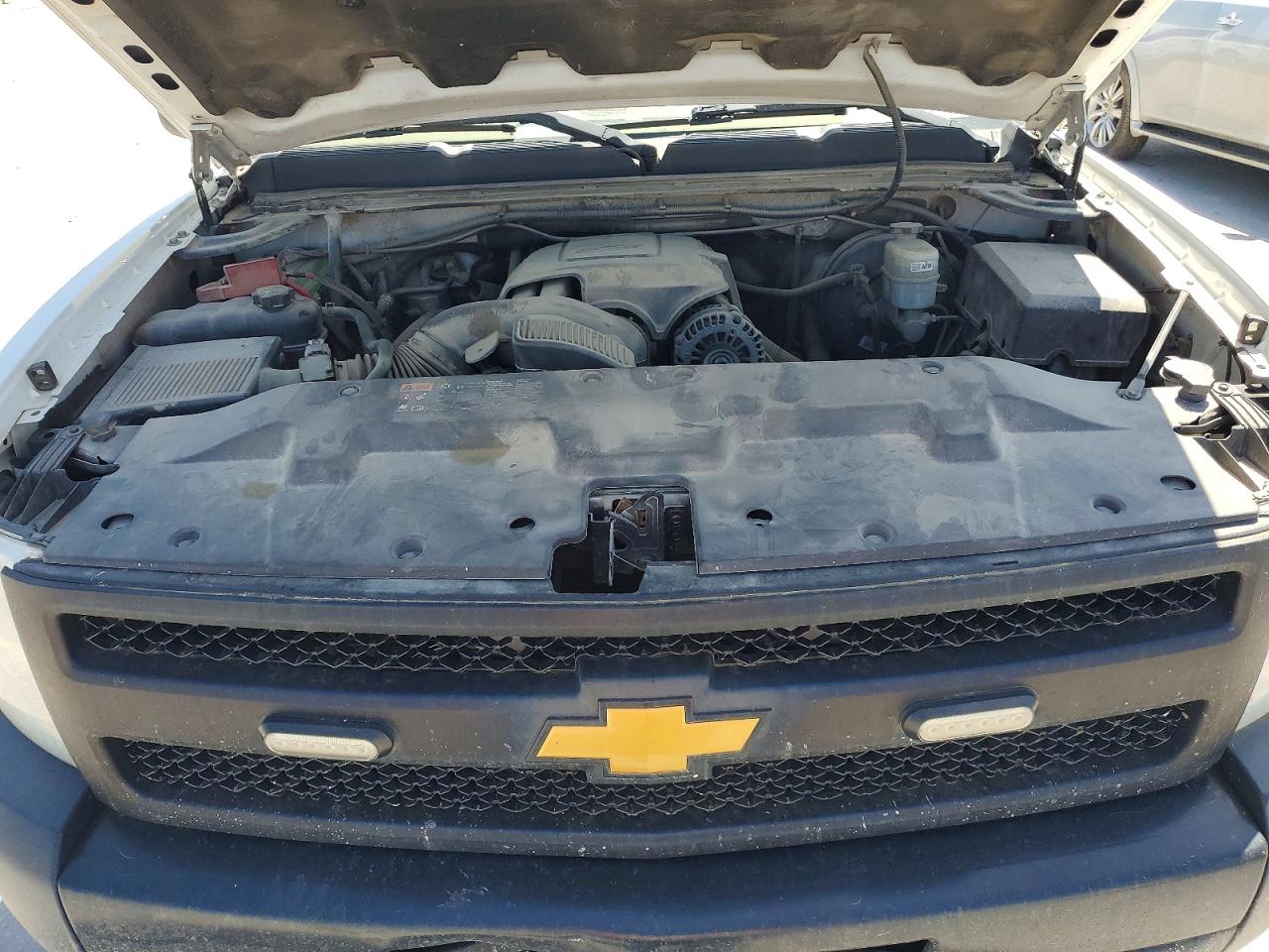 2013 Chevrolet Silverado C1500 White vin: 1GCNCPE09DZ401109