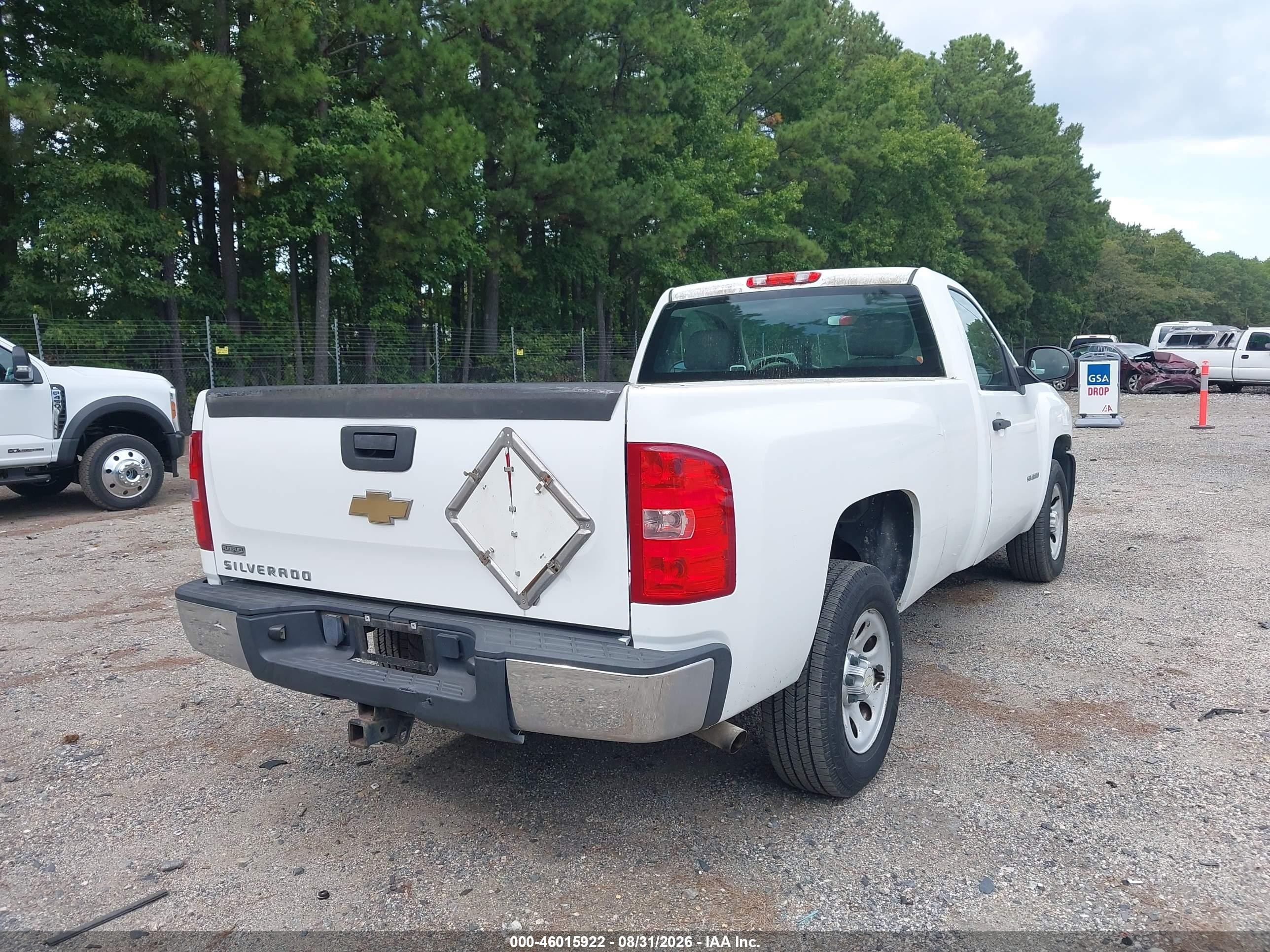 2011 Chevrolet Silverado 1500 Work Truck White vin: 1GCNCPEA2BZ368945