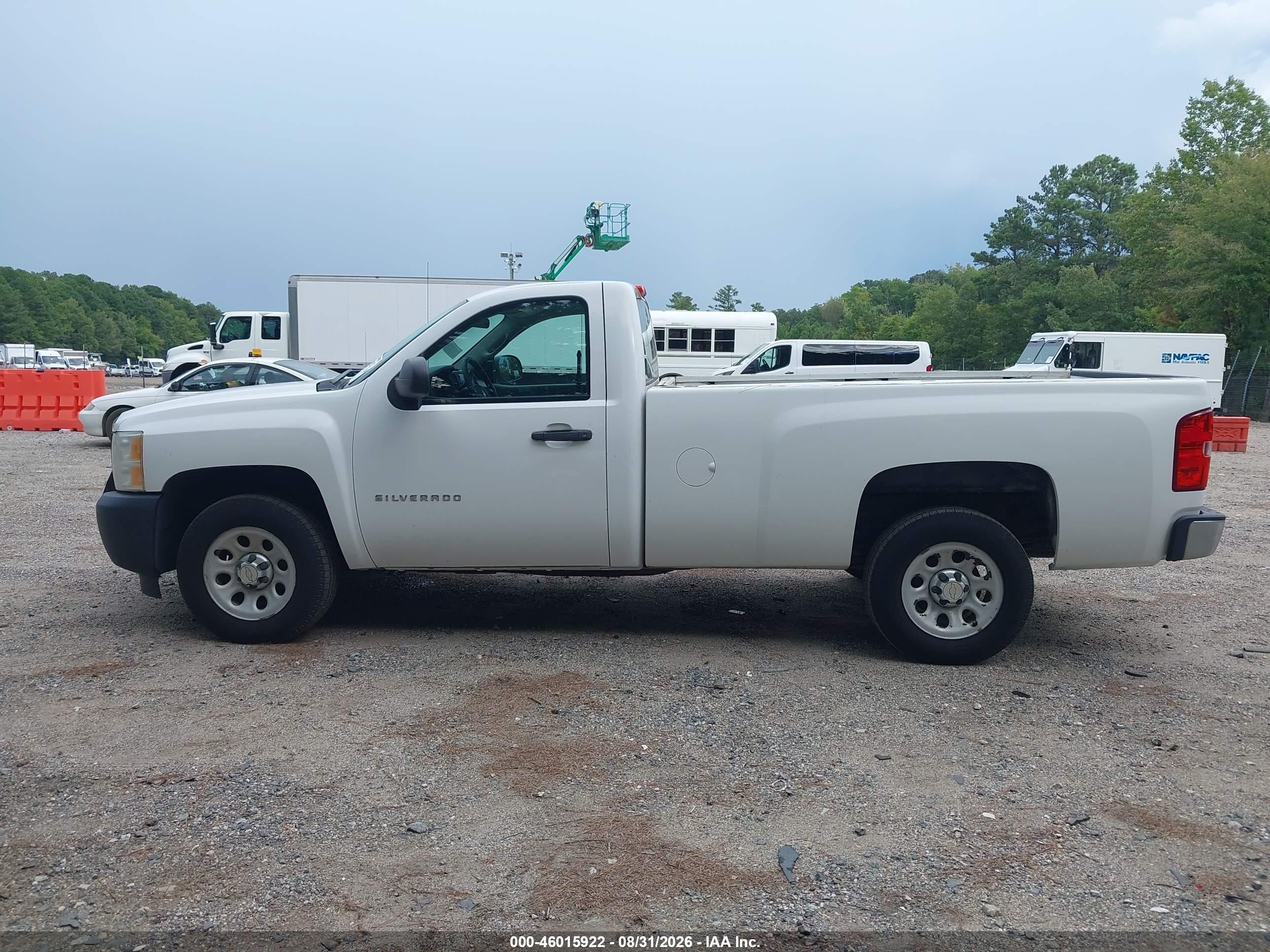 2011 Chevrolet Silverado 1500 Work Truck White vin: 1GCNCPEA2BZ368945