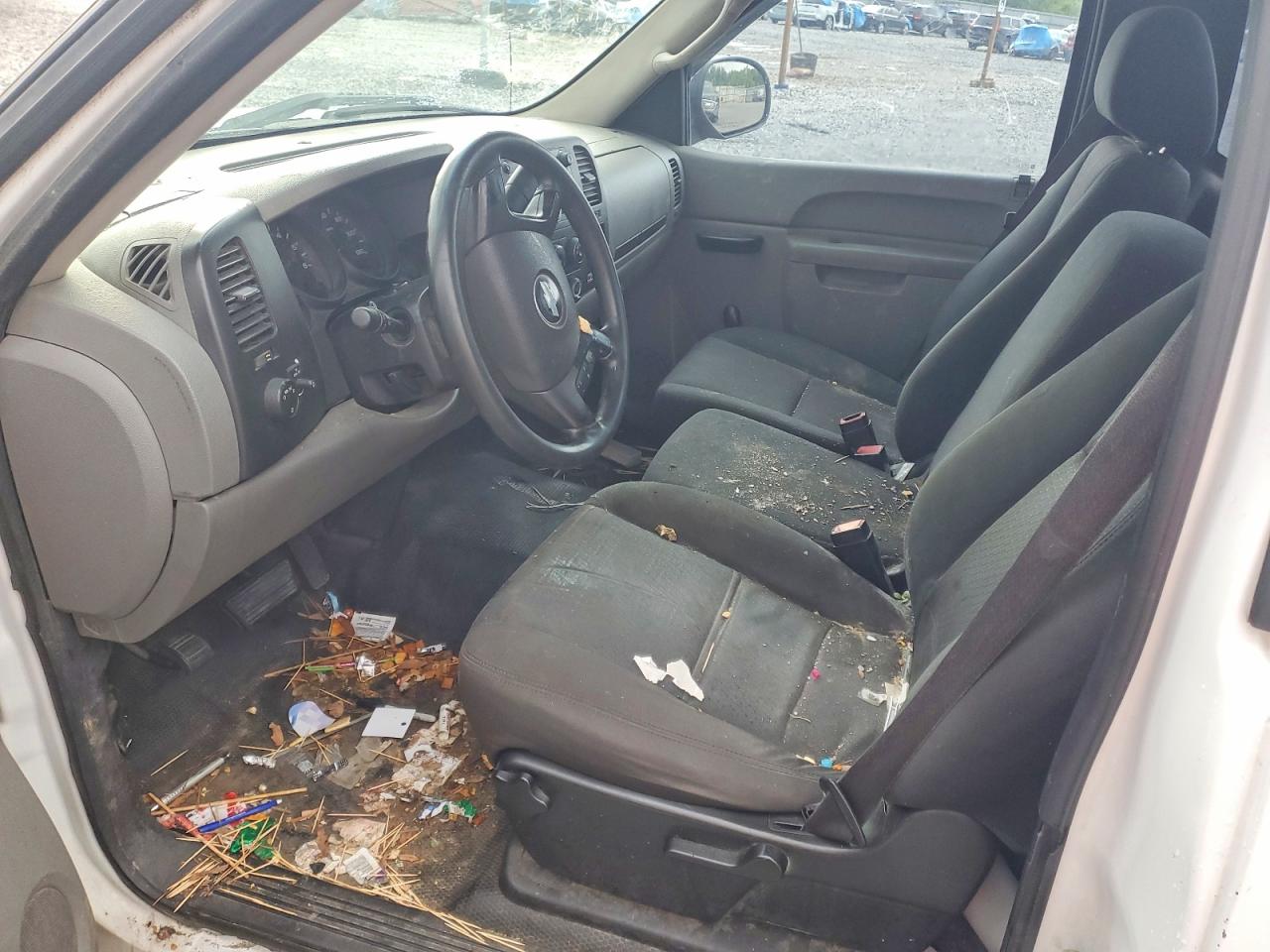 2011 Chevrolet Silverado C1500 White vin: 1GCNCPEA3BZ454815