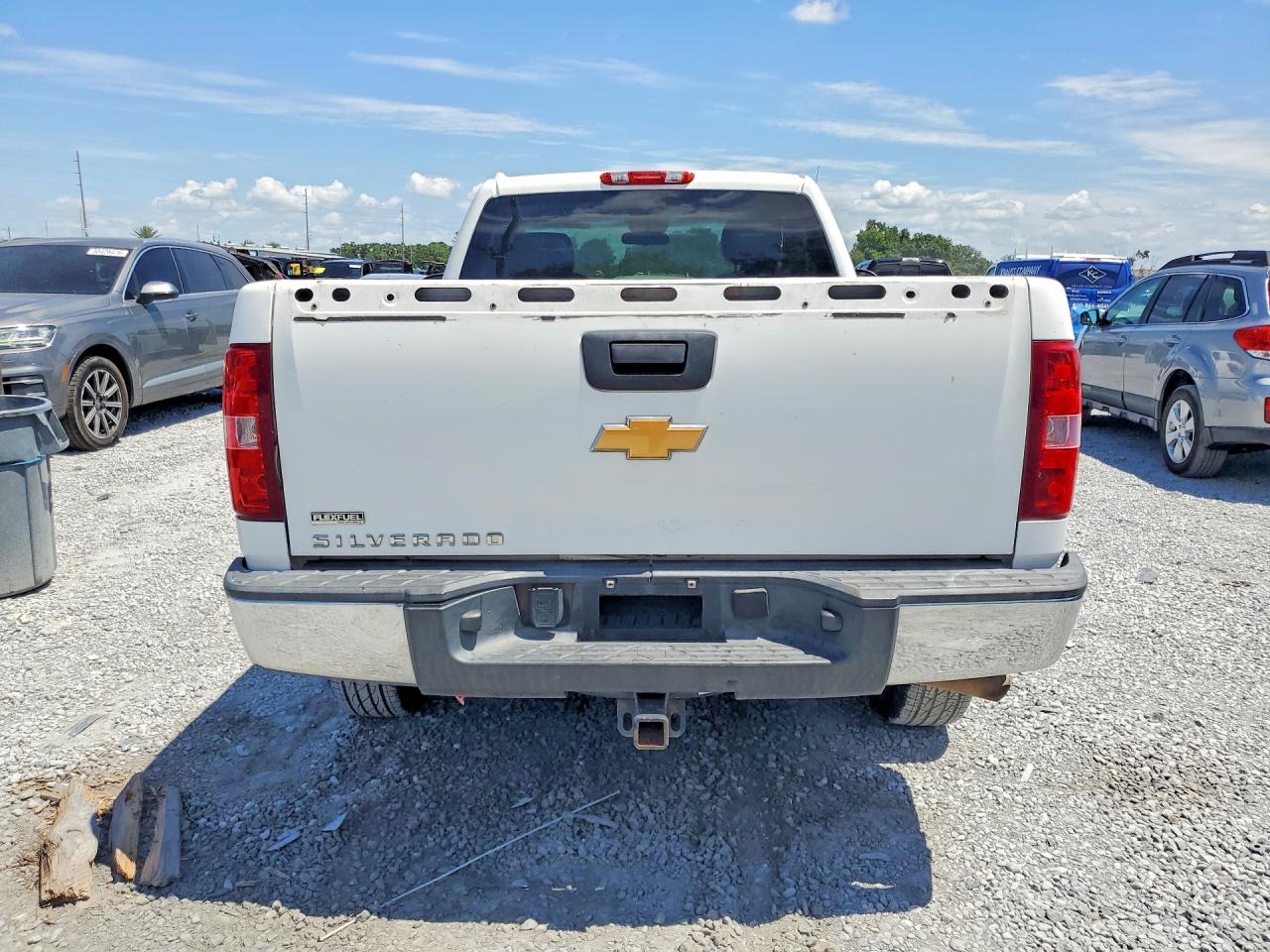 2012 Chevrolet Silverado C1500 White vin: 1GCNCPEA3CZ293433