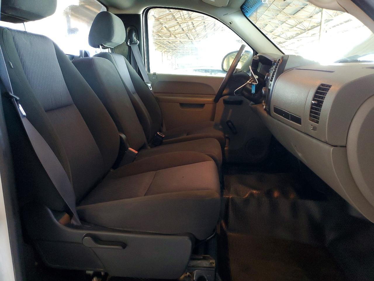2011 Chevrolet Silverado C1500 White vin: 1GCNCPEA6BZ322972