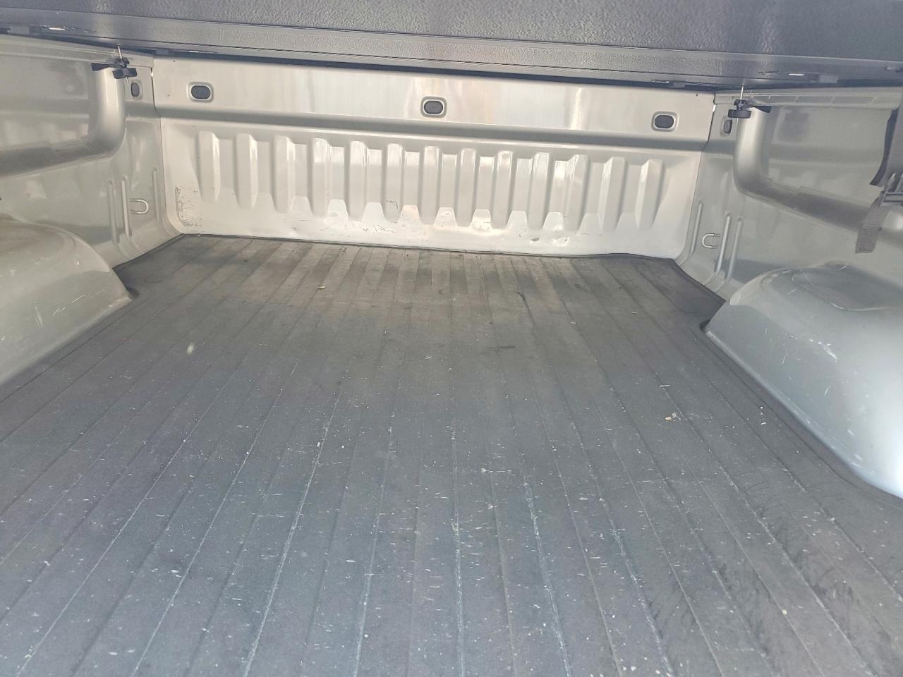 2011 Chevrolet Silverado C1500 Silver vin: 1GCNCPEAXBZ372340