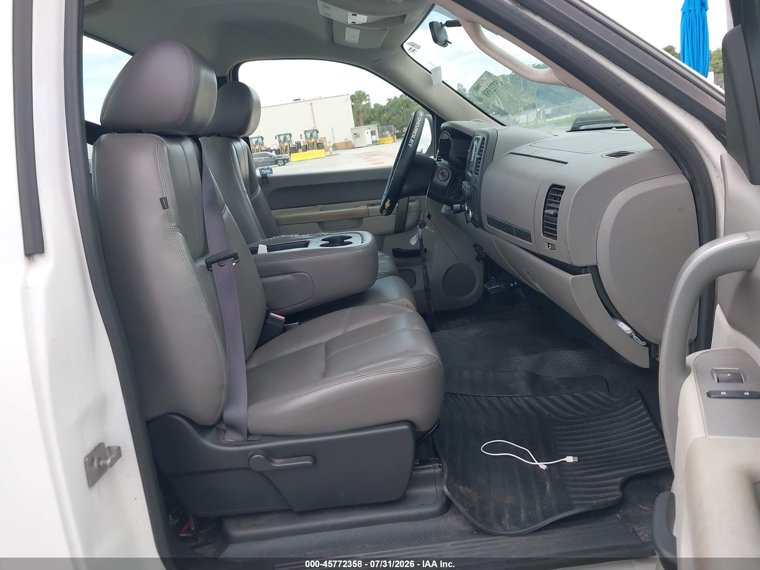 2011 Chevrolet Silverado 1500 Work Truck White vin: 1GCNCPEX0BZ432503