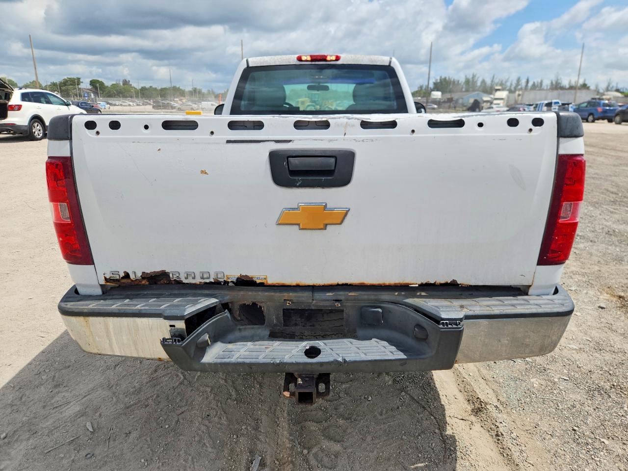 2012 Chevrolet Silverado C1500 White vin: 1GCNCPEX0CZ127701