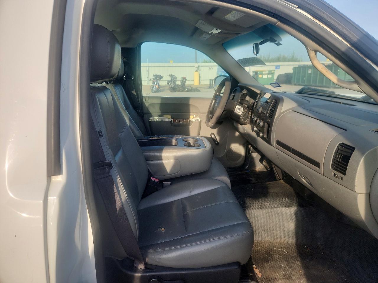 2013 Chevrolet Silverado C1500 White vin: 1GCNCPEX0DZ303633