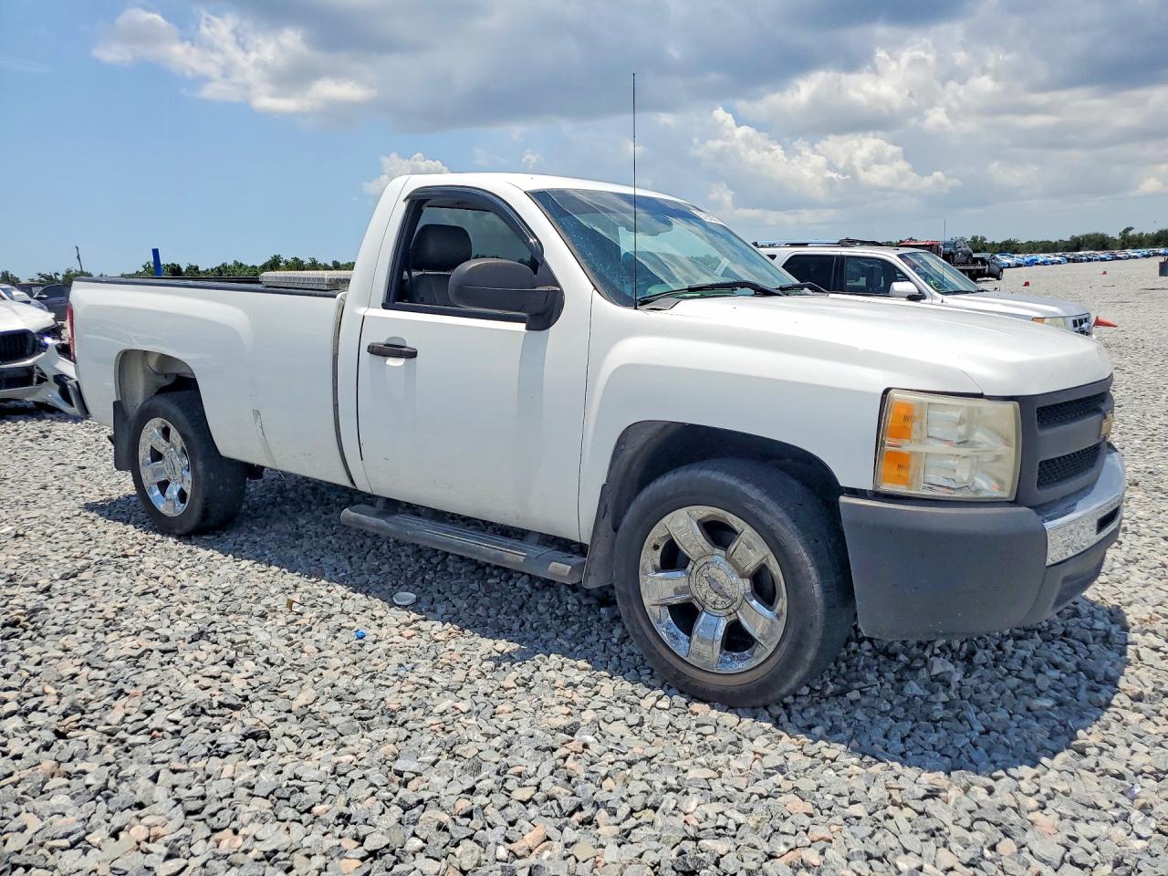 2011 Chevrolet Silverado C1500 White vin: 1GCNCPEX2BZ228544