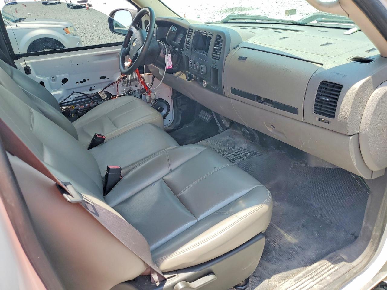 2011 Chevrolet Silverado C1500 White vin: 1GCNCPEX2BZ228544