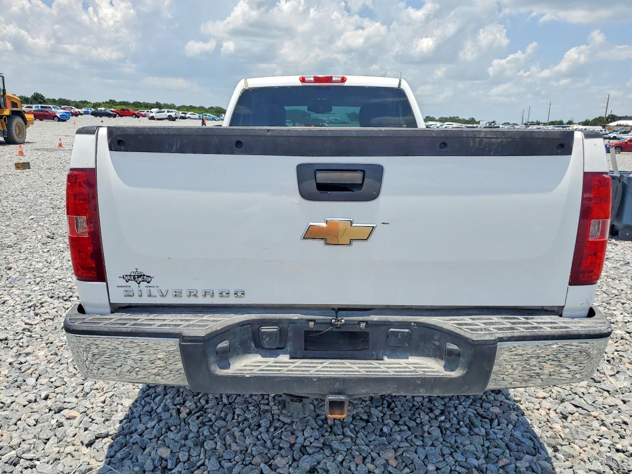 2011 Chevrolet Silverado C1500 White vin: 1GCNCPEX2BZ228544