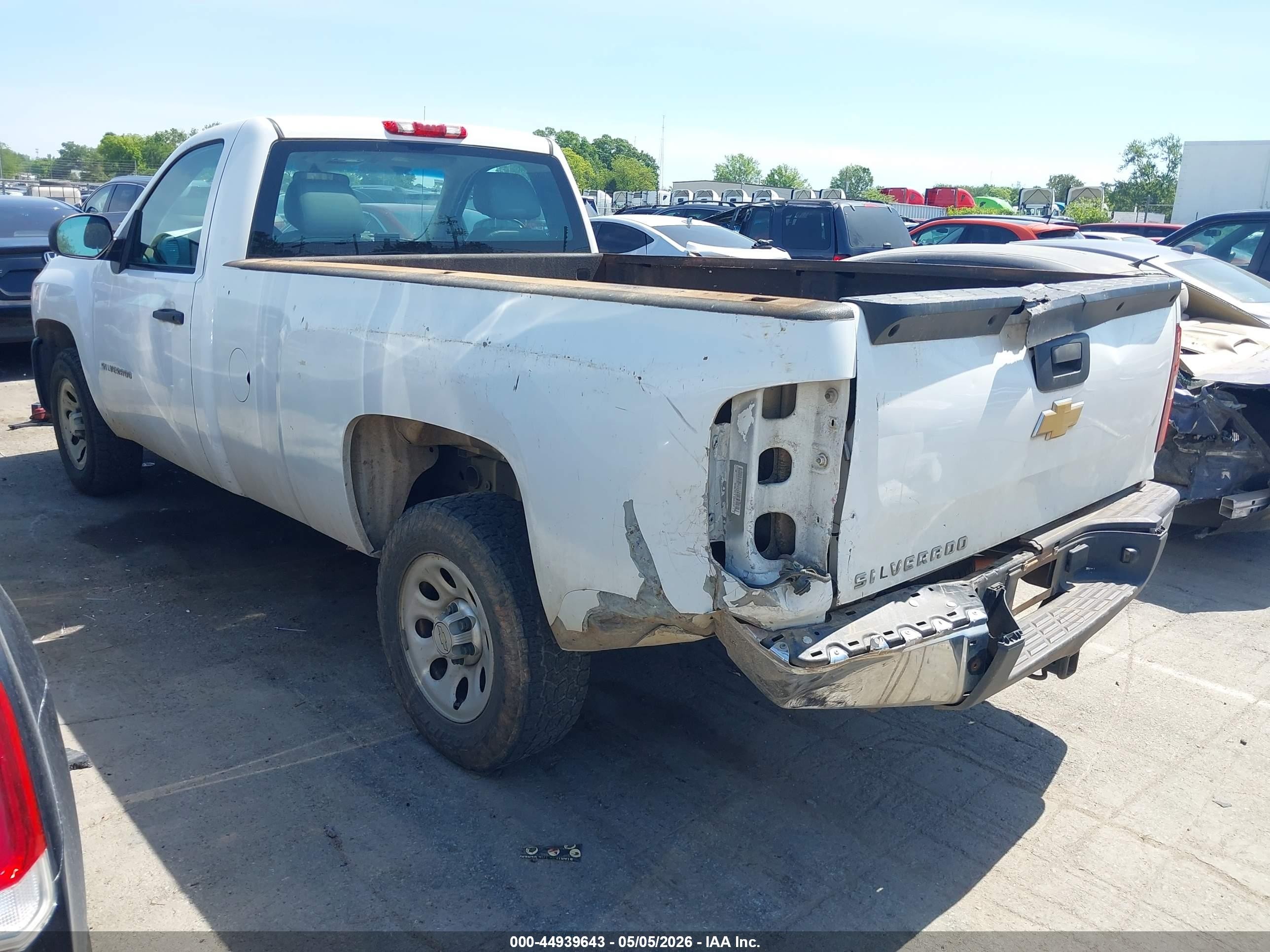 2013 Chevrolet Silverado 1500 Work Truck Белый vin: 1GCNCPEX3DZ280087