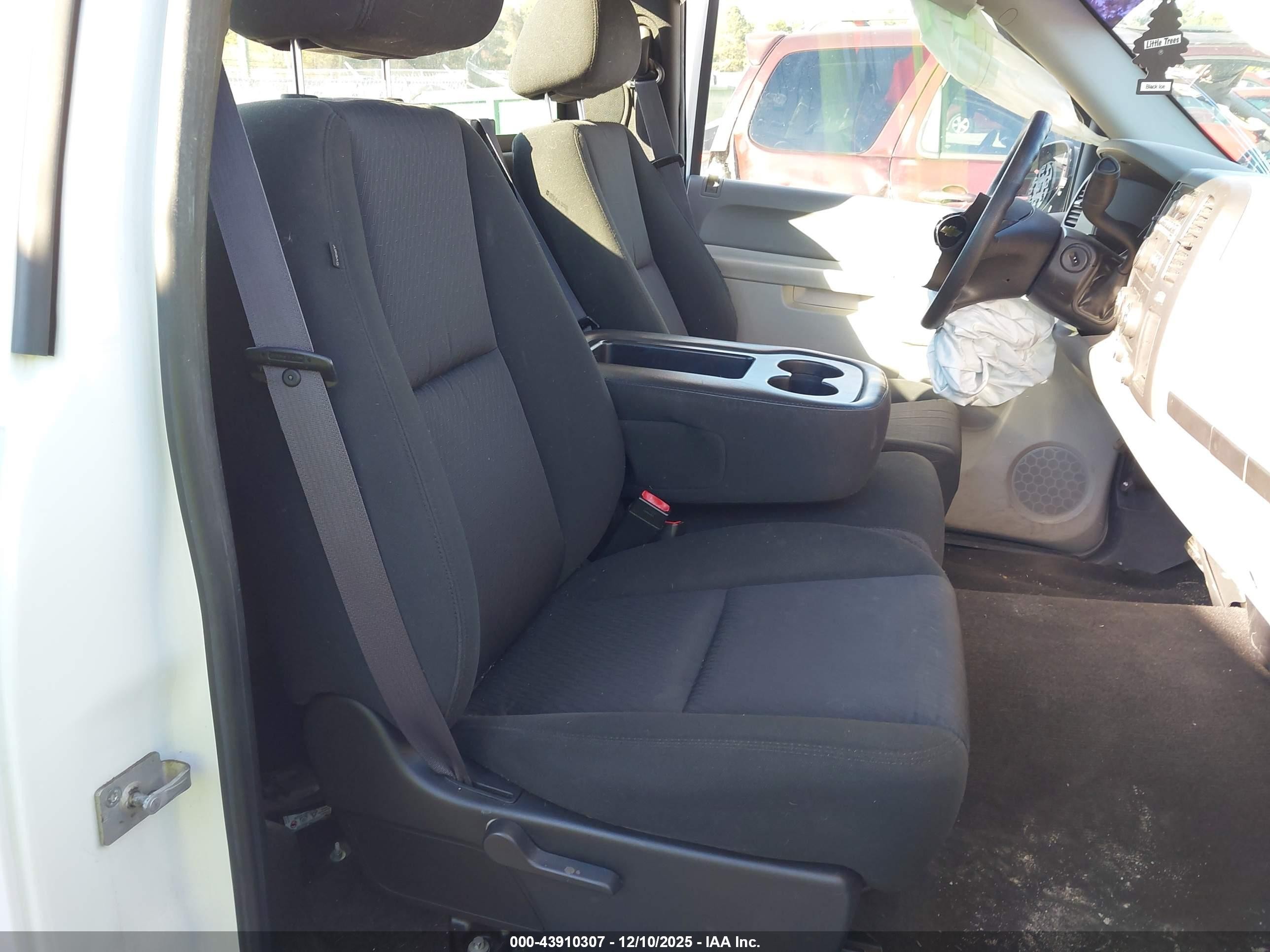 2011 Chevrolet Silverado 1500 Work Truck White vin: 1GCNCPEX4BZ204634