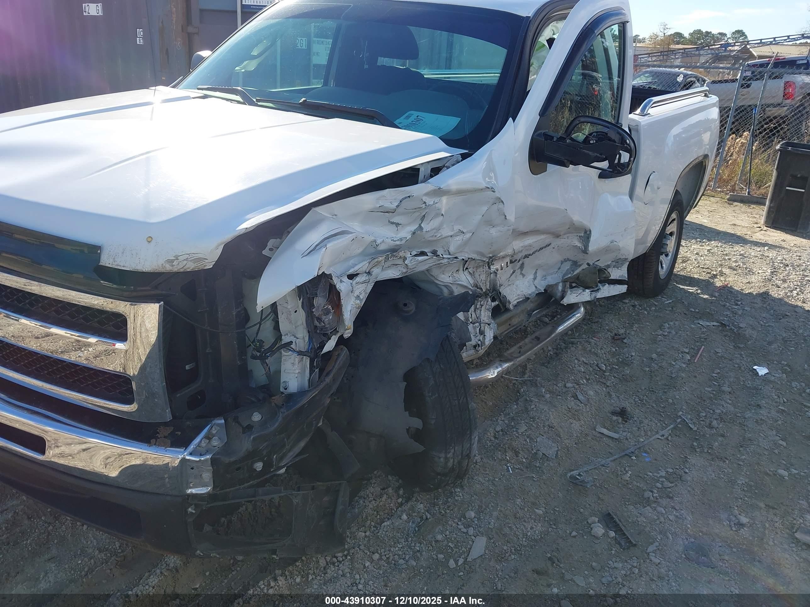 2011 Chevrolet Silverado 1500 Work Truck White vin: 1GCNCPEX4BZ204634