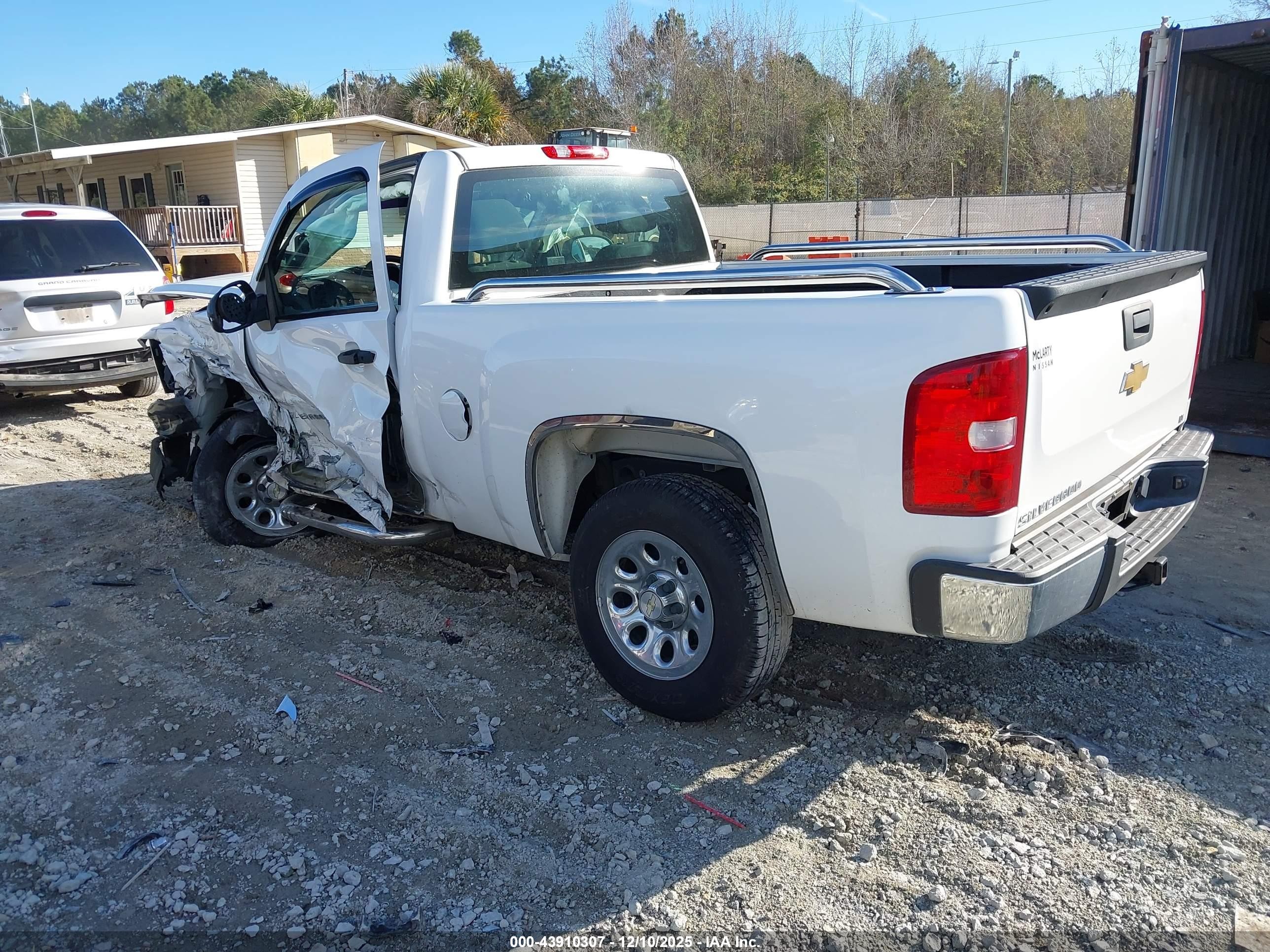 2011 Chevrolet Silverado 1500 Work Truck White vin: 1GCNCPEX4BZ204634