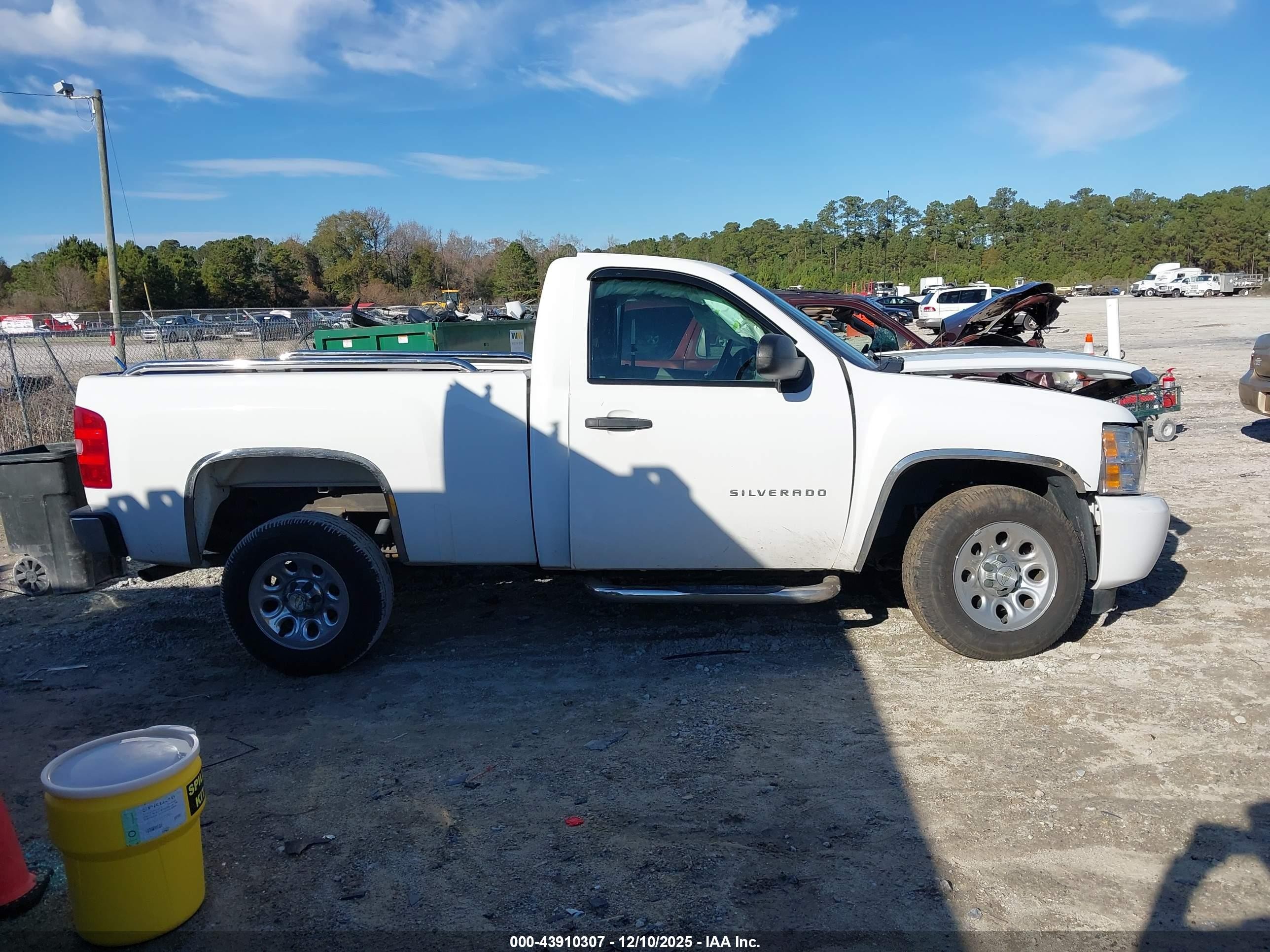 2011 Chevrolet Silverado 1500 Work Truck White vin: 1GCNCPEX4BZ204634