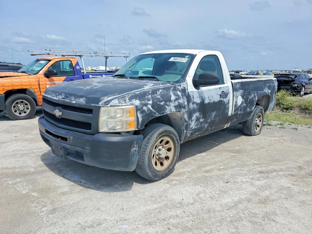 2011 Chevrolet Silverado C1500 White vin: 1GCNCPEX5BZ285322