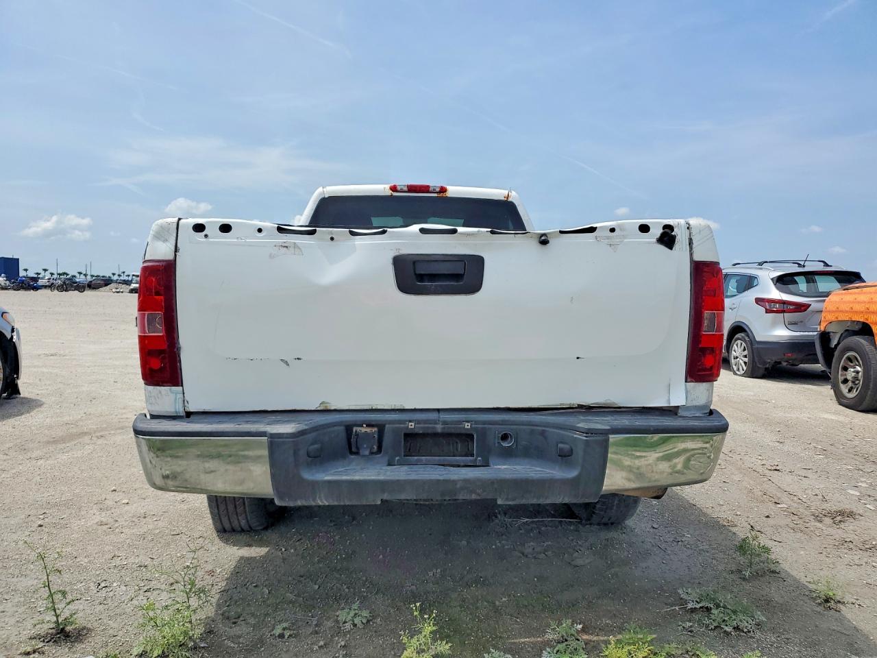 2011 Chevrolet Silverado C1500 White vin: 1GCNCPEX5BZ285322