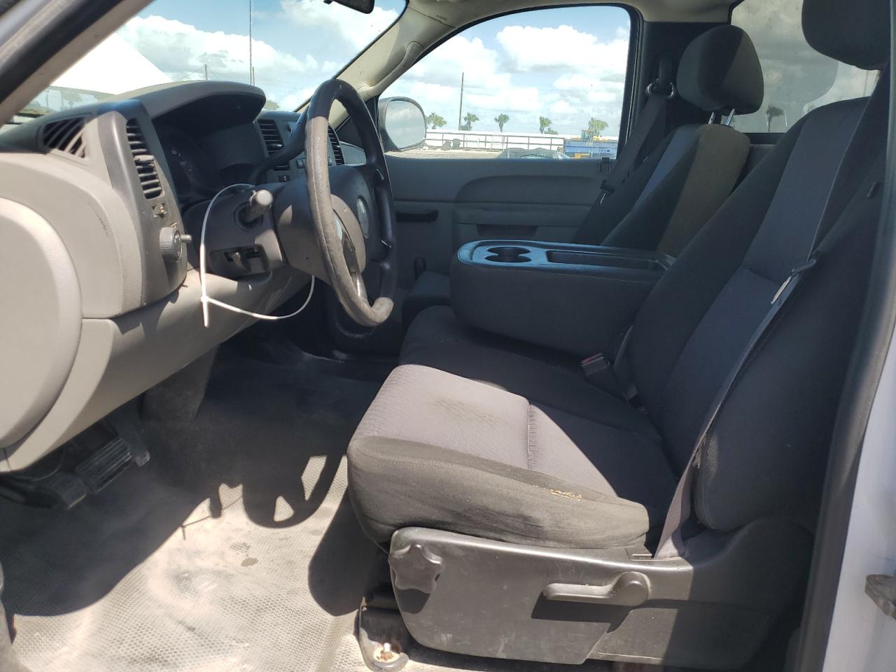 2011 Chevrolet Silverado C1500 White vin: 1GCNCPEX5BZ285322 Damage: Steering Wheel, Worn, Replacement Required