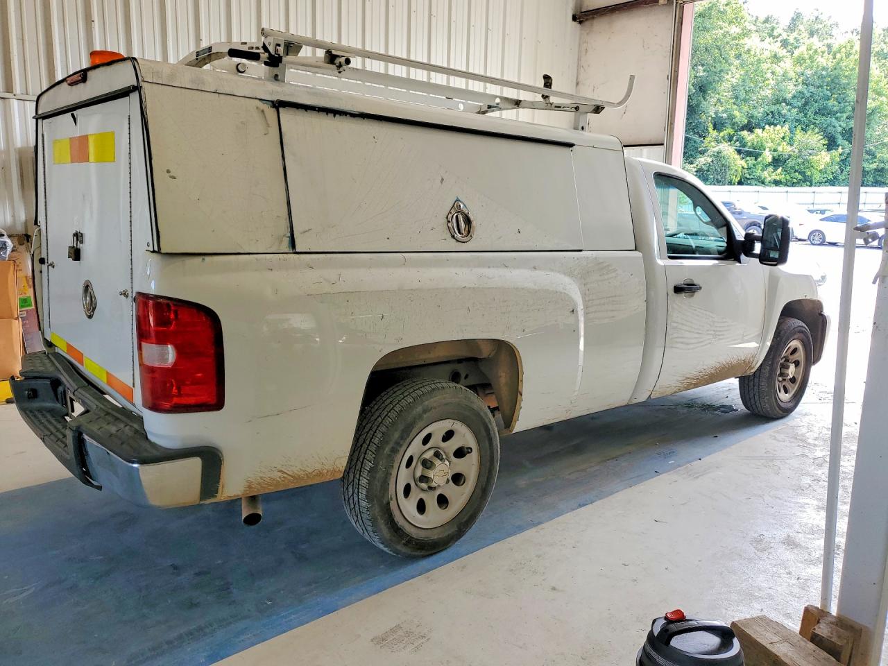 2013 Chevrolet Silverado C1500 White vin: 1GCNCPEX5DZ900082