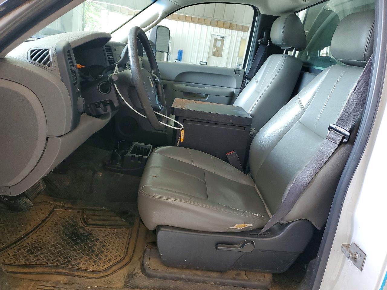 2013 Chevrolet Silverado C1500 White vin: 1GCNCPEX5DZ900082