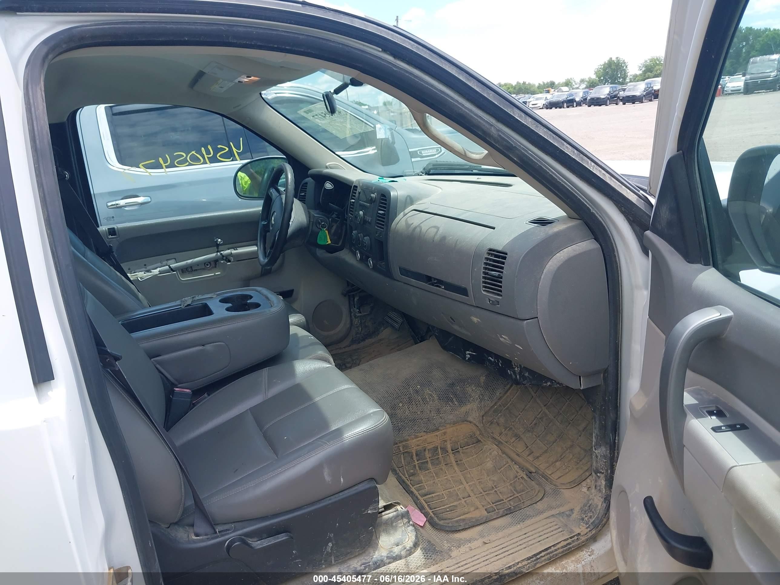 2013 Chevrolet Silverado 1500 Work Truck White vin: 1GCNCPEX6DZ106028