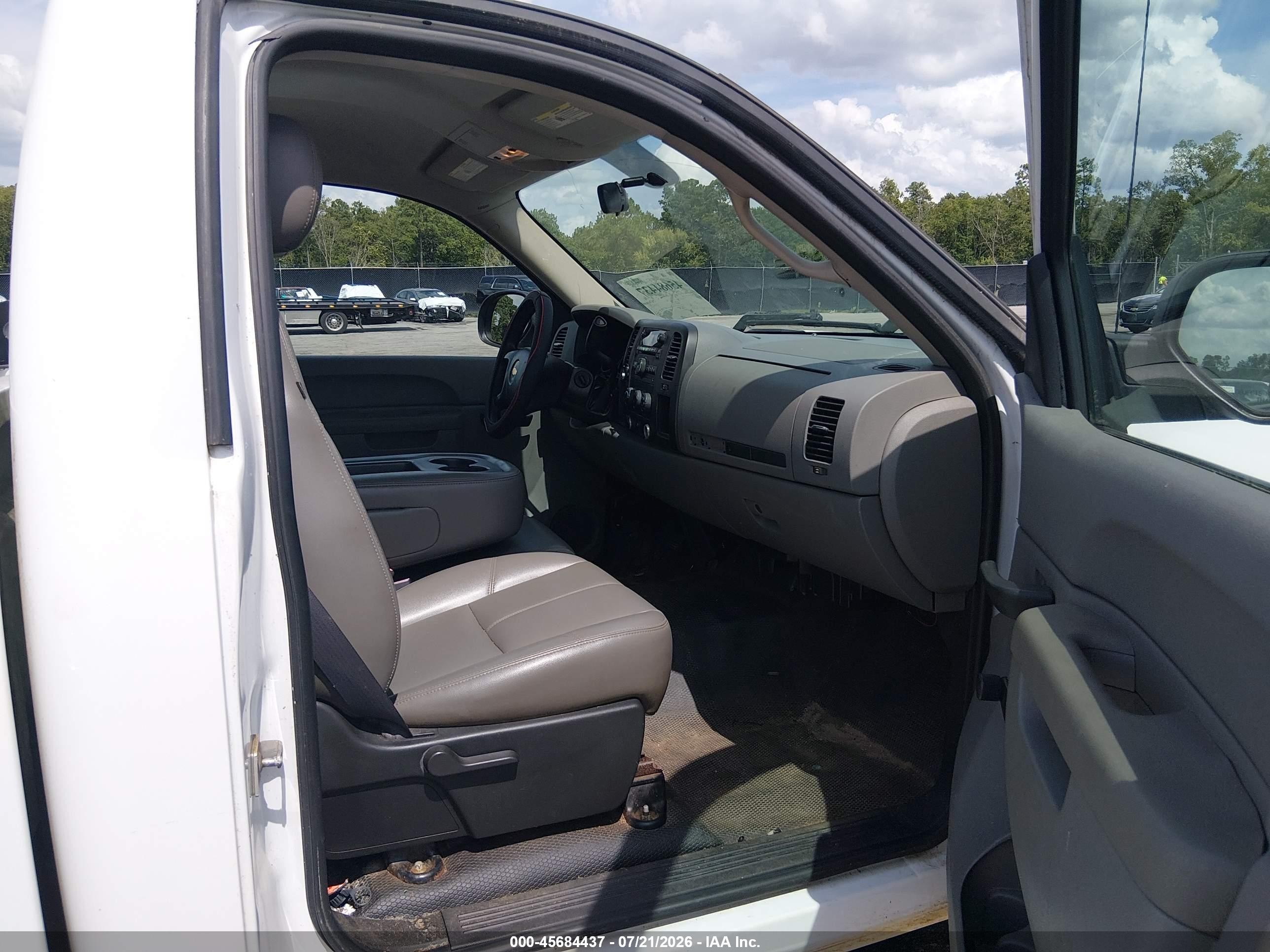 2011 Chevrolet Silverado 1500 Work Truck White vin: 1GCNCPEX8BZ354004