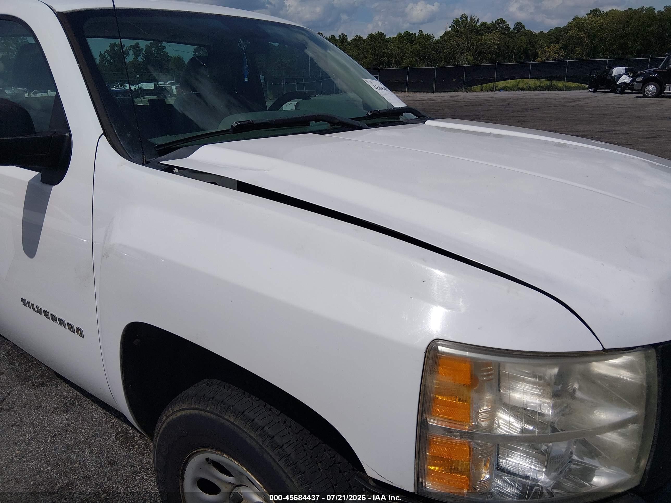 2011 Chevrolet Silverado 1500 Work Truck White vin: 1GCNCPEX8BZ354004