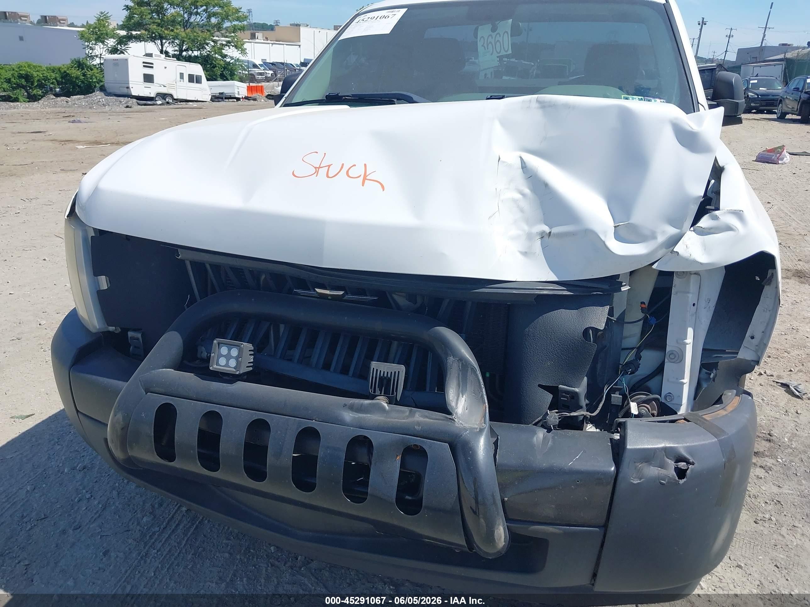 2011 Chevrolet Silverado 1500 Work Truck White vin: 1GCNCPEX8BZ366296