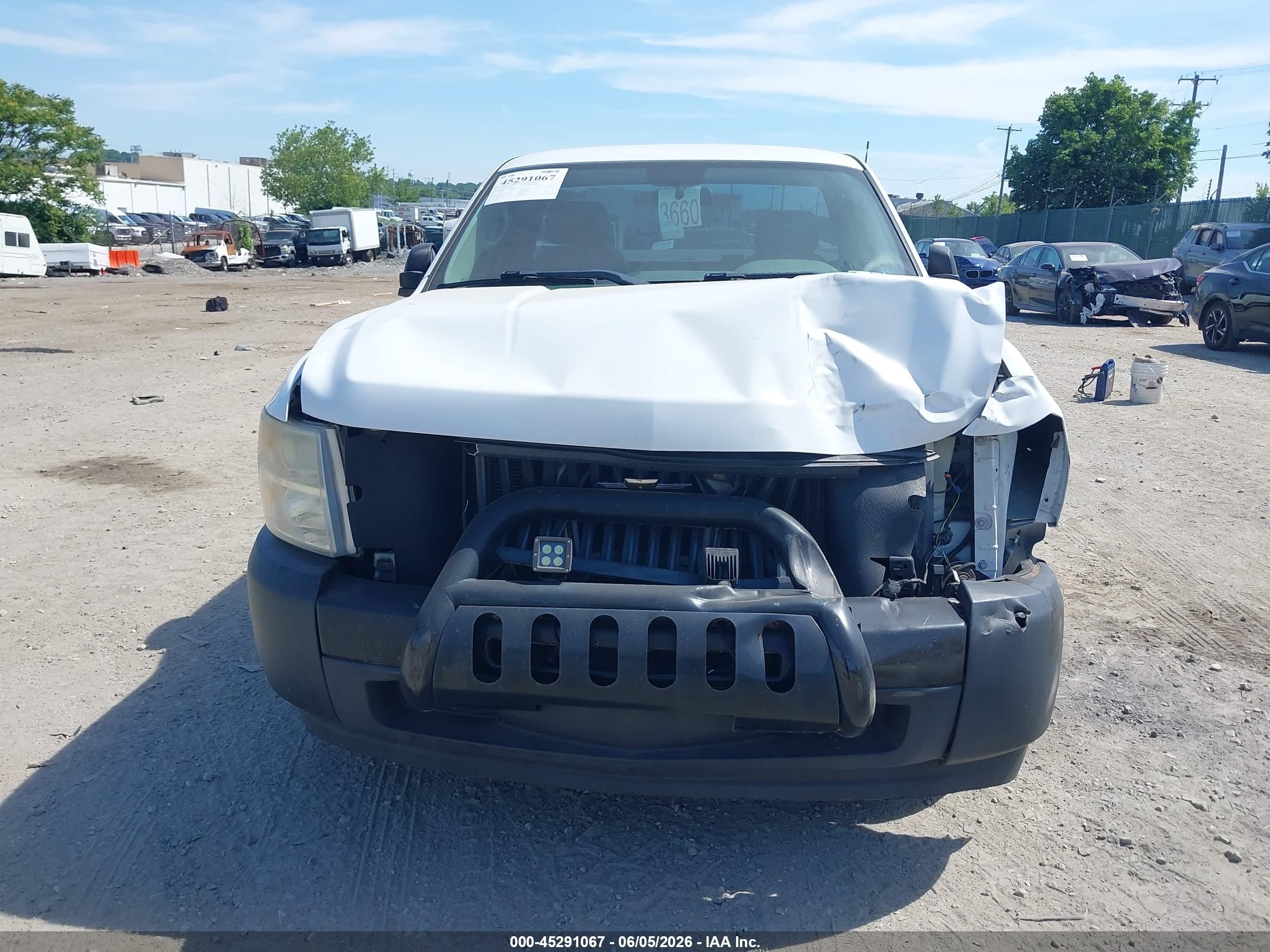 2011 Chevrolet Silverado 1500 Work Truck White vin: 1GCNCPEX8BZ366296