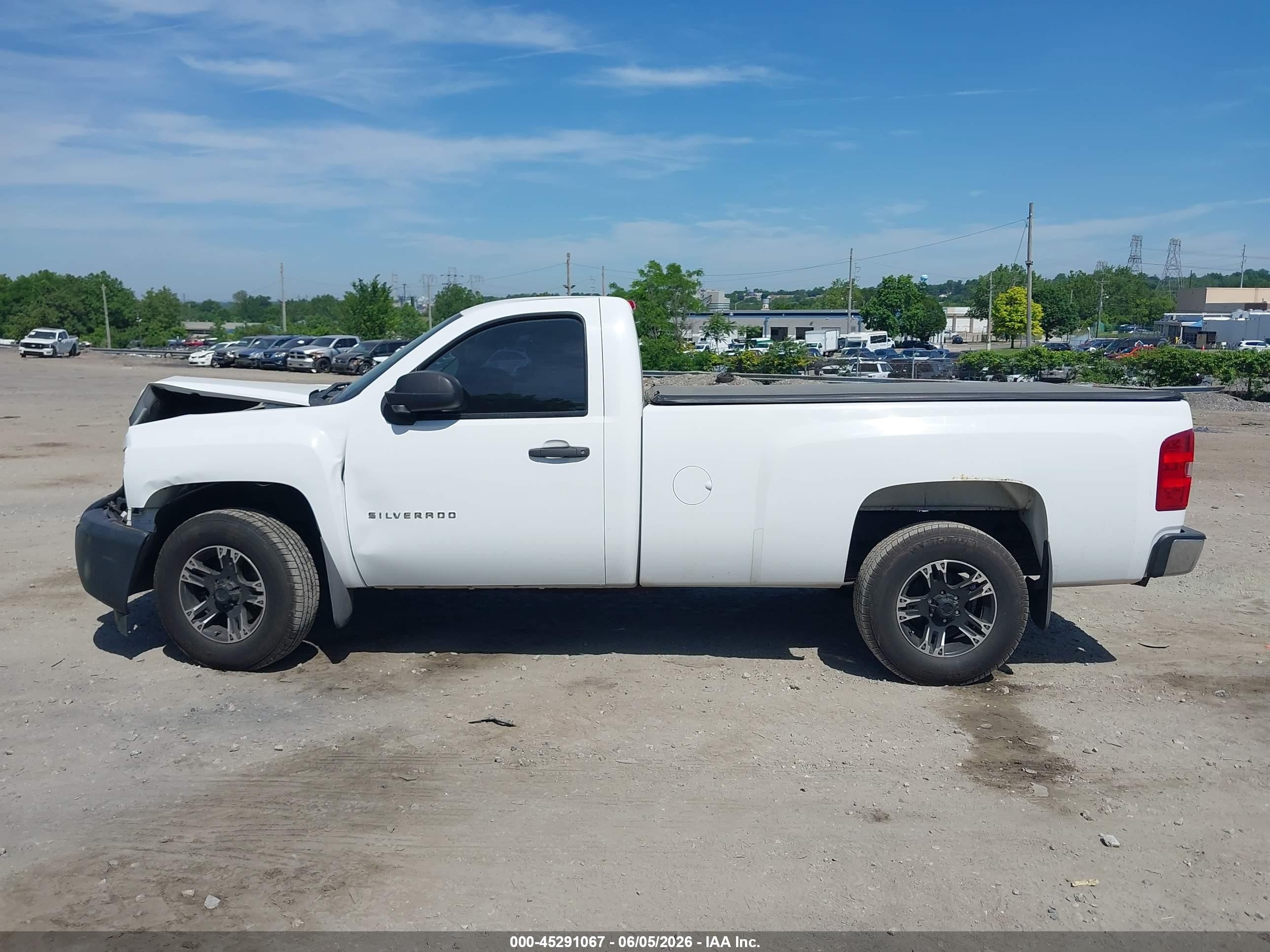 2011 Chevrolet Silverado 1500 Work Truck White vin: 1GCNCPEX8BZ366296
