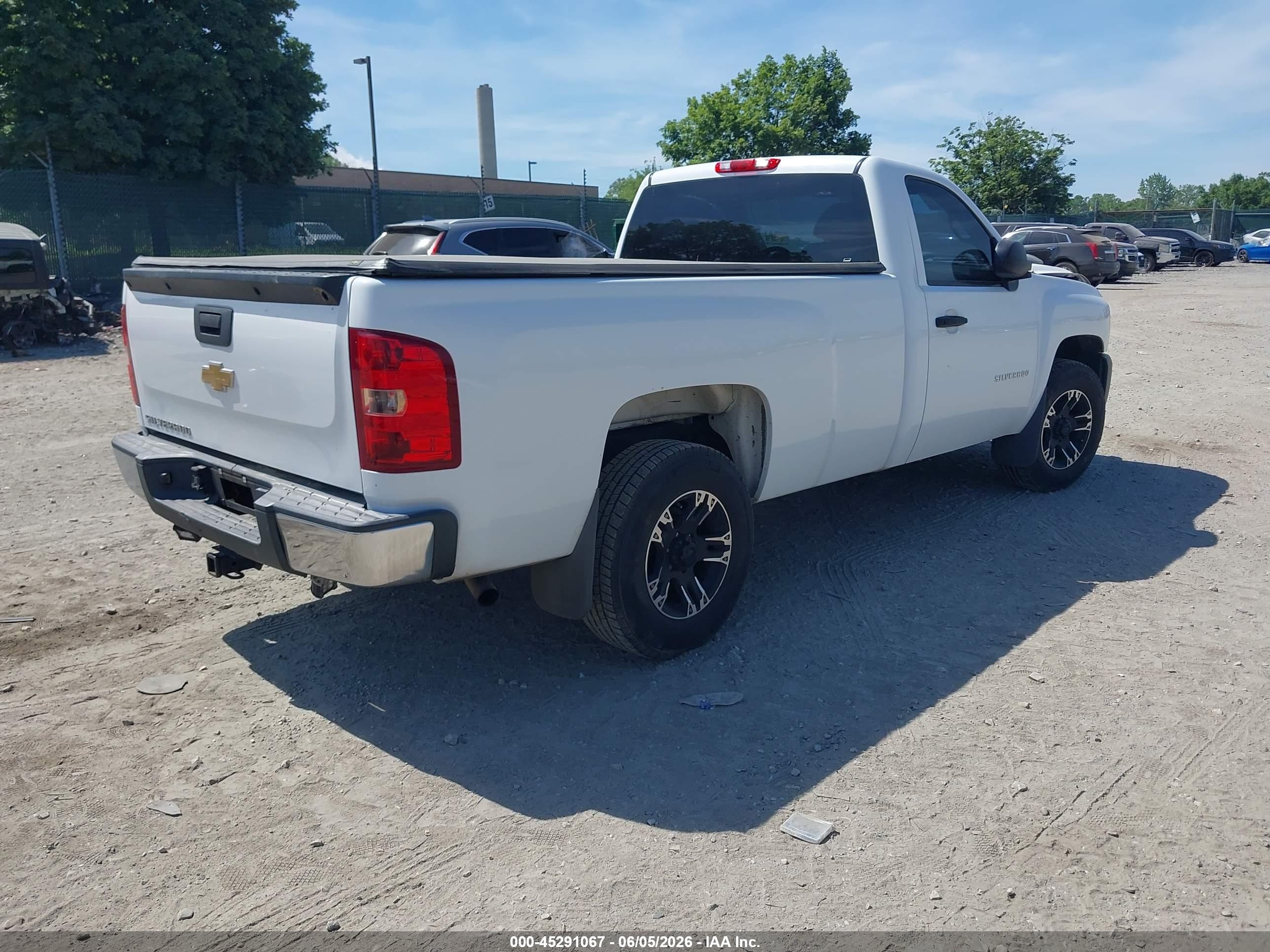 2011 Chevrolet Silverado 1500 Work Truck White vin: 1GCNCPEX8BZ366296