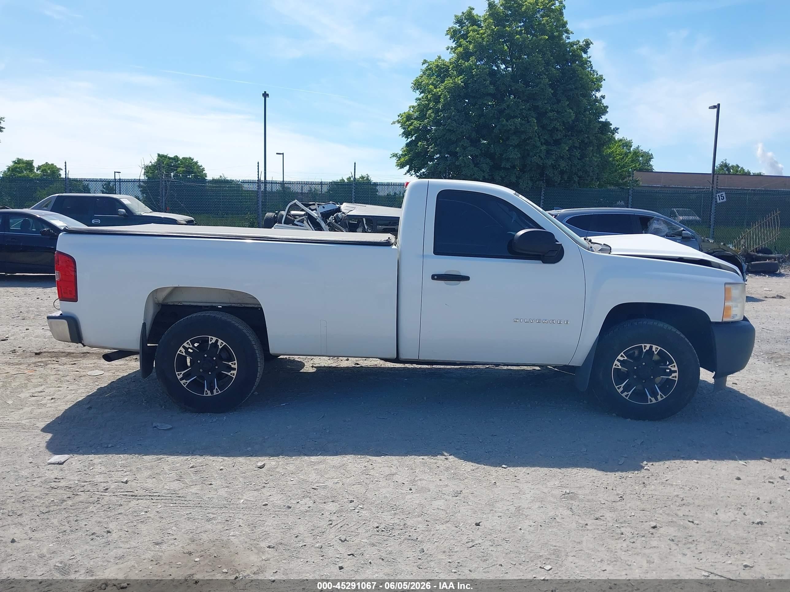 2011 Chevrolet Silverado 1500 Work Truck White vin: 1GCNCPEX8BZ366296