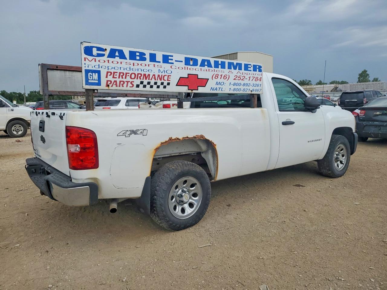 2011 Chevrolet Silverado C1500 Белый vin: 1GCNCPEX8BZ383776