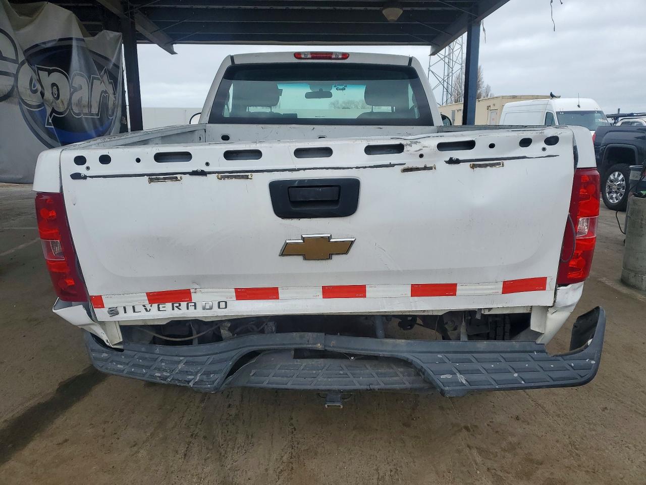 2011 Chevrolet Silverado C1500 White vin: 1GCNCPEXXBZ254017