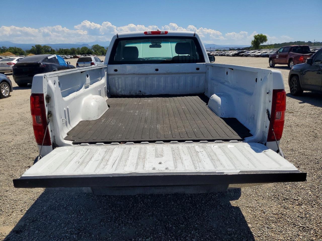 2012 Chevrolet Silverado C1500 White vin: 1GCNCPEXXCZ324598