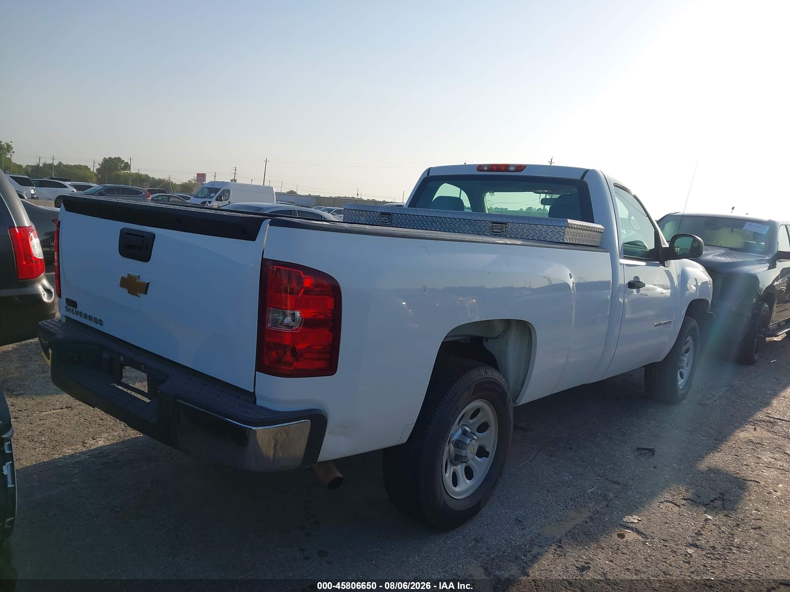 2013 Chevrolet Silverado 1500 Work Truck White vin: 1GCNCPEXXDZ185946