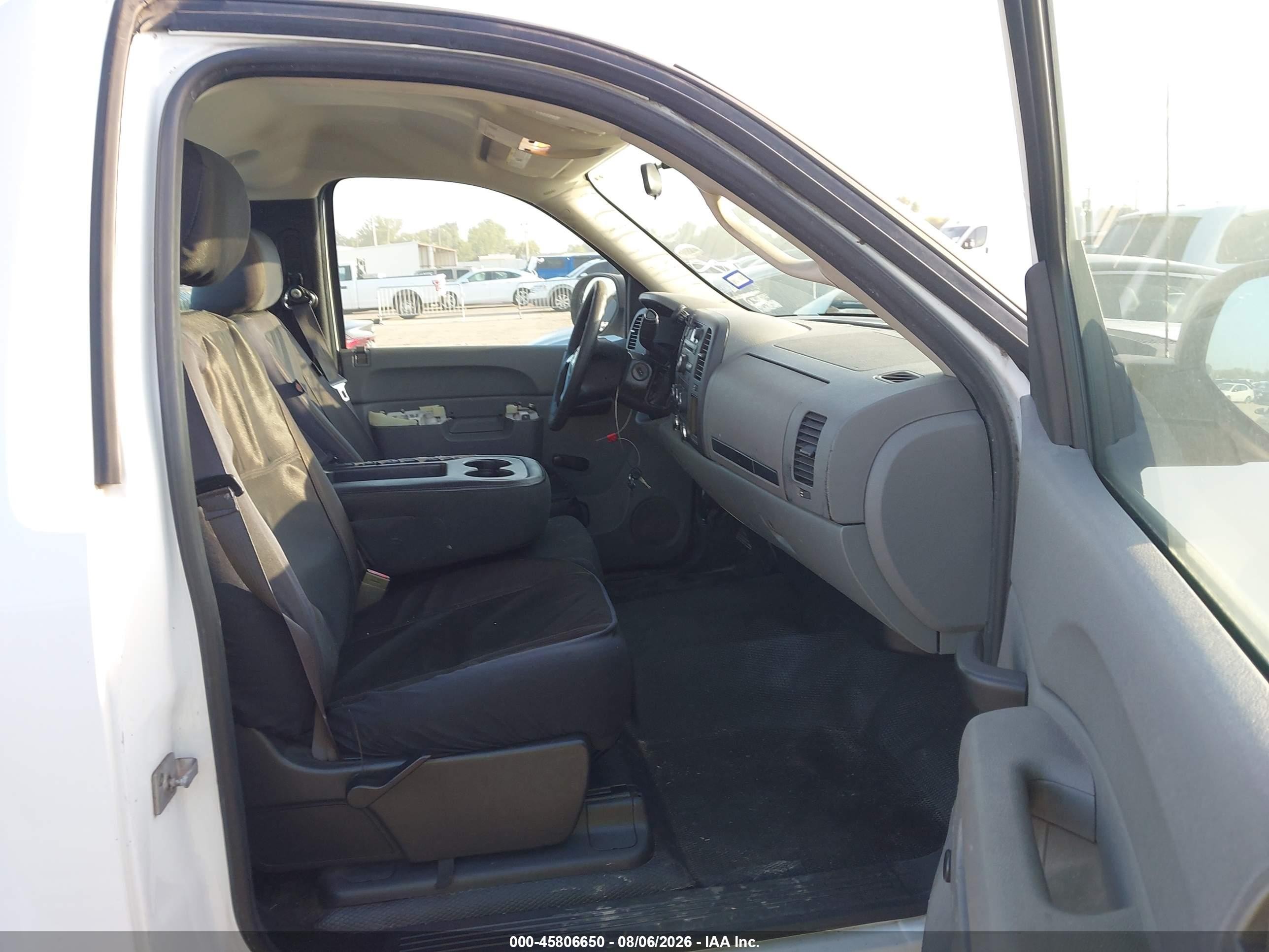 2013 Chevrolet Silverado 1500 Work Truck White vin: 1GCNCPEXXDZ185946