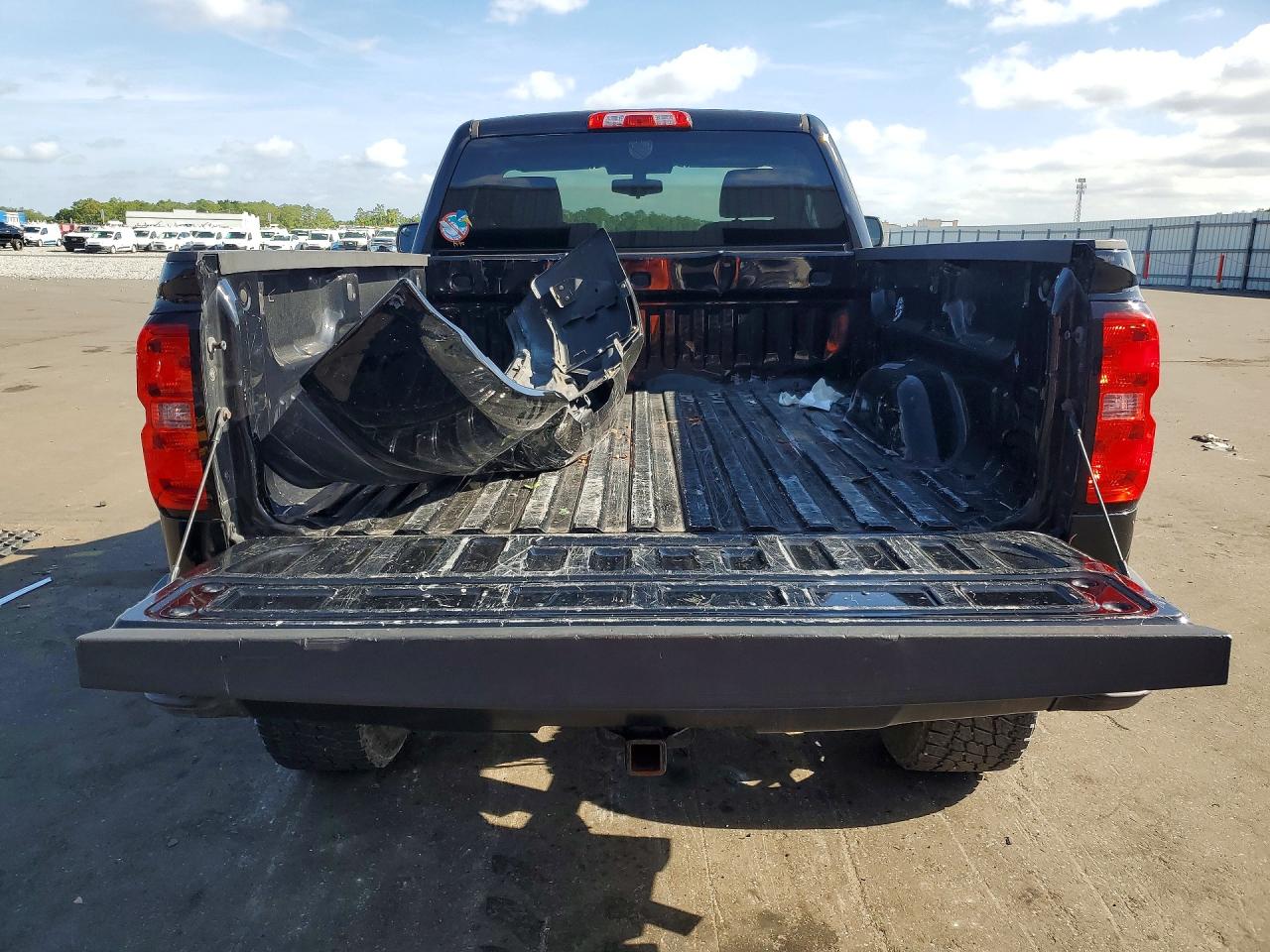 2017 Chevrolet Silverado K1500 Черный vin: 1GCNKNEC6HZ378105