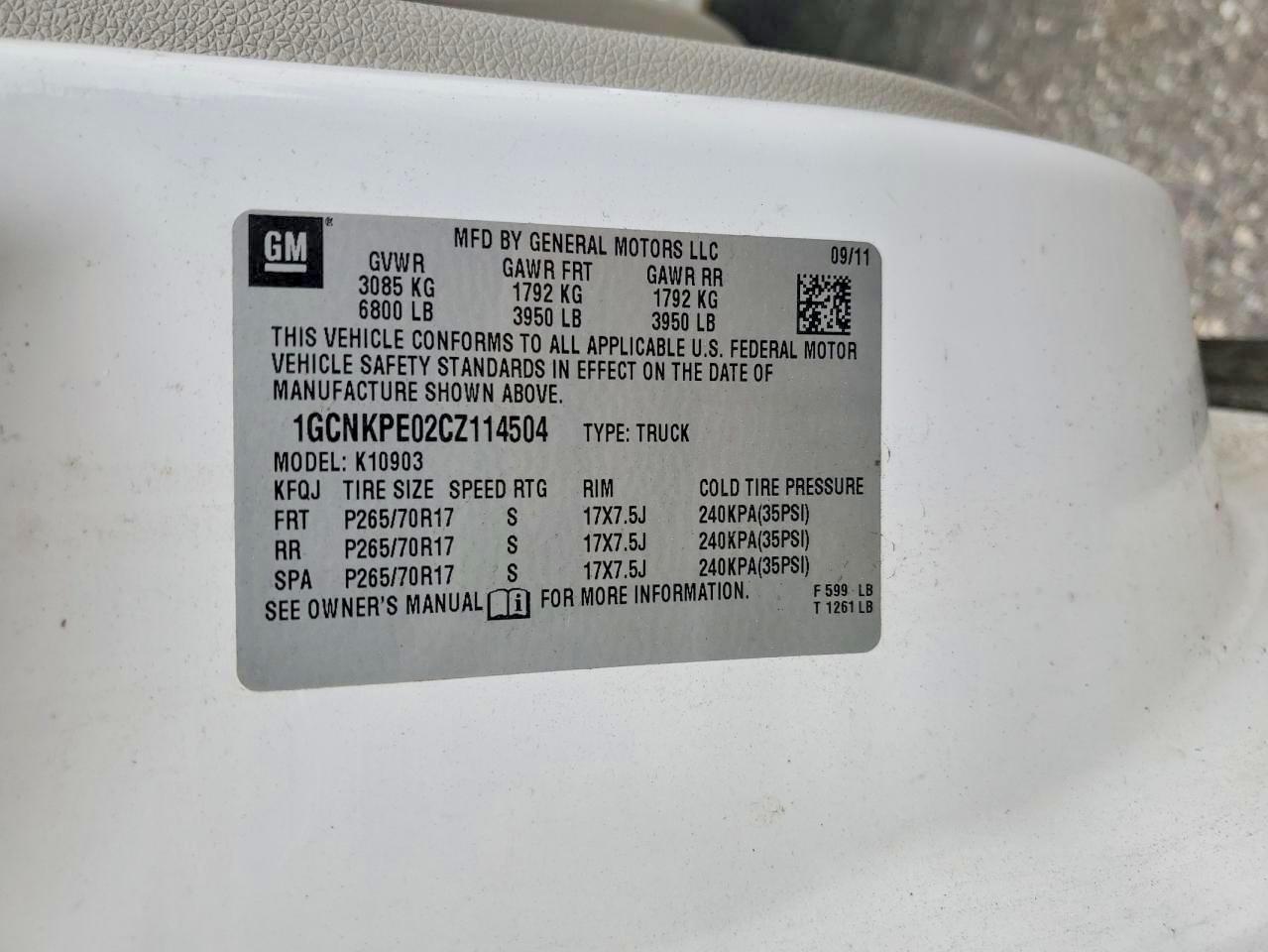 2012 Chevrolet Silverado K1500 White vin: 1GCNKPE02CZ114504