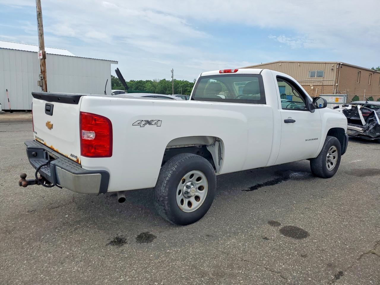 2012 Chevrolet Silverado K1500 White vin: 1GCNKPE02CZ114504