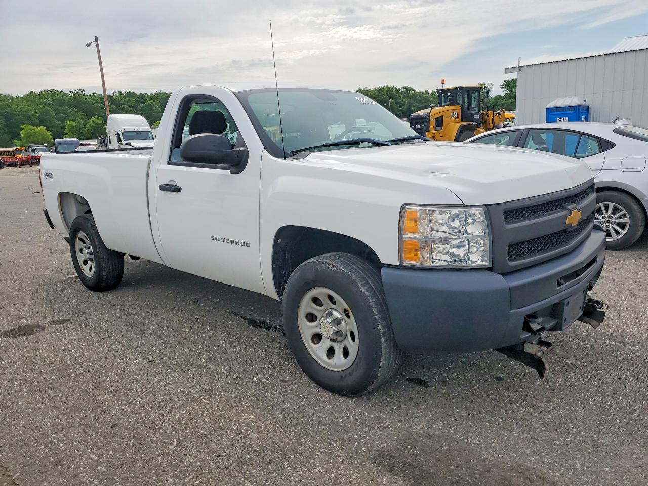 2012 Chevrolet Silverado K1500 White vin: 1GCNKPE02CZ114504