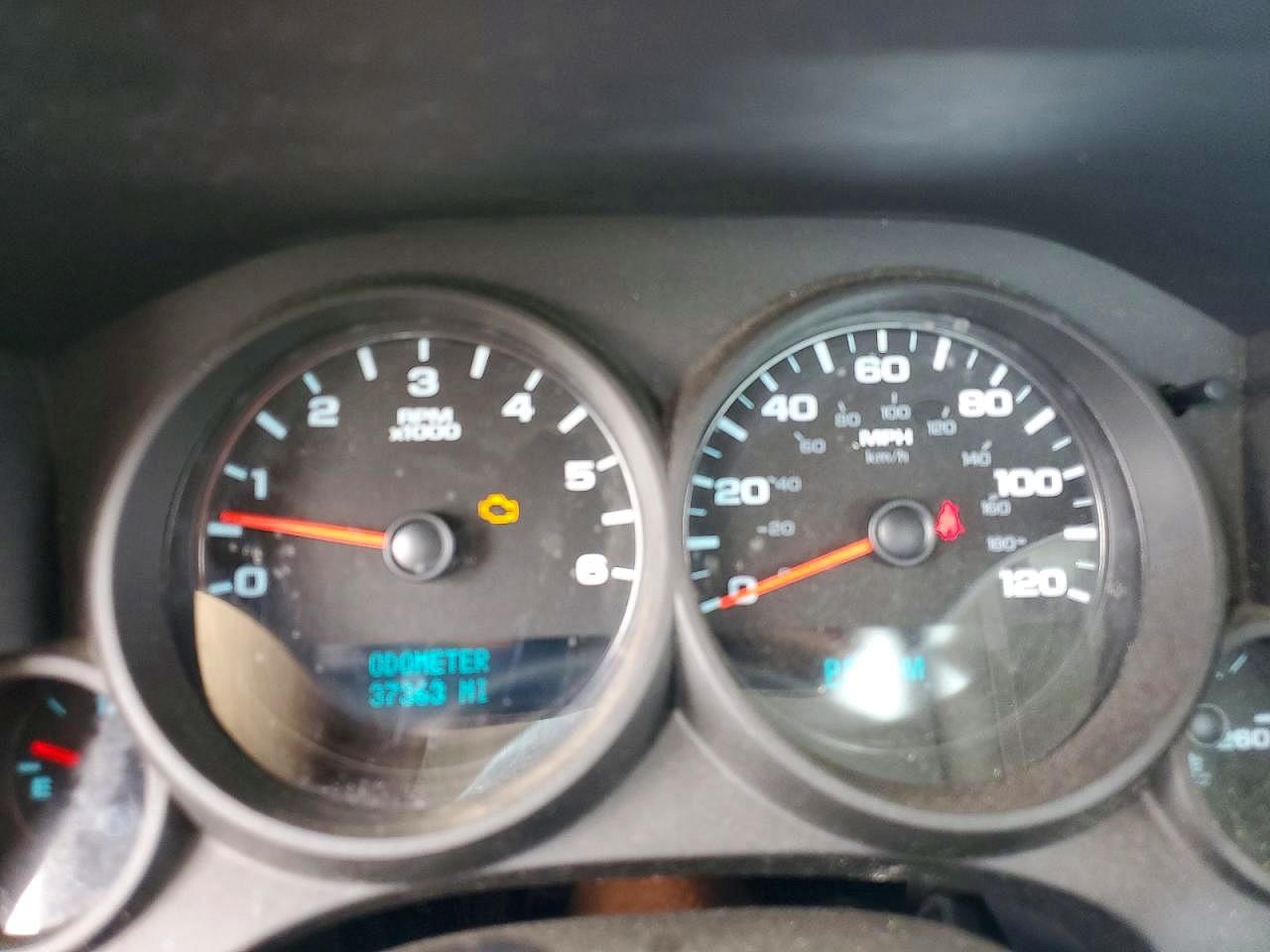 2012 Chevrolet Silverado K1500 White vin: 1GCNKPE02CZ114504