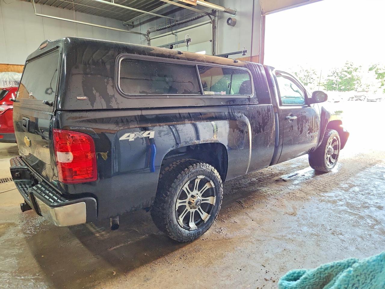 2011 Chevrolet Silverado K1500 Black vin: 1GCNKPE03BZ442030