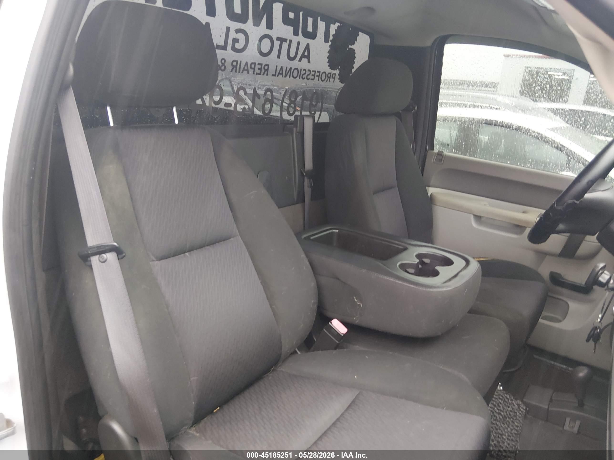 2011 Chevrolet Silverado 1500 Work Truck White vin: 1GCNKPE04BZ300835
