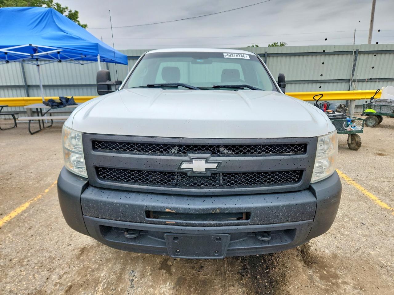 2011 Chevrolet Silverado K1500 White vin: 1GCNKPE05BZ314615