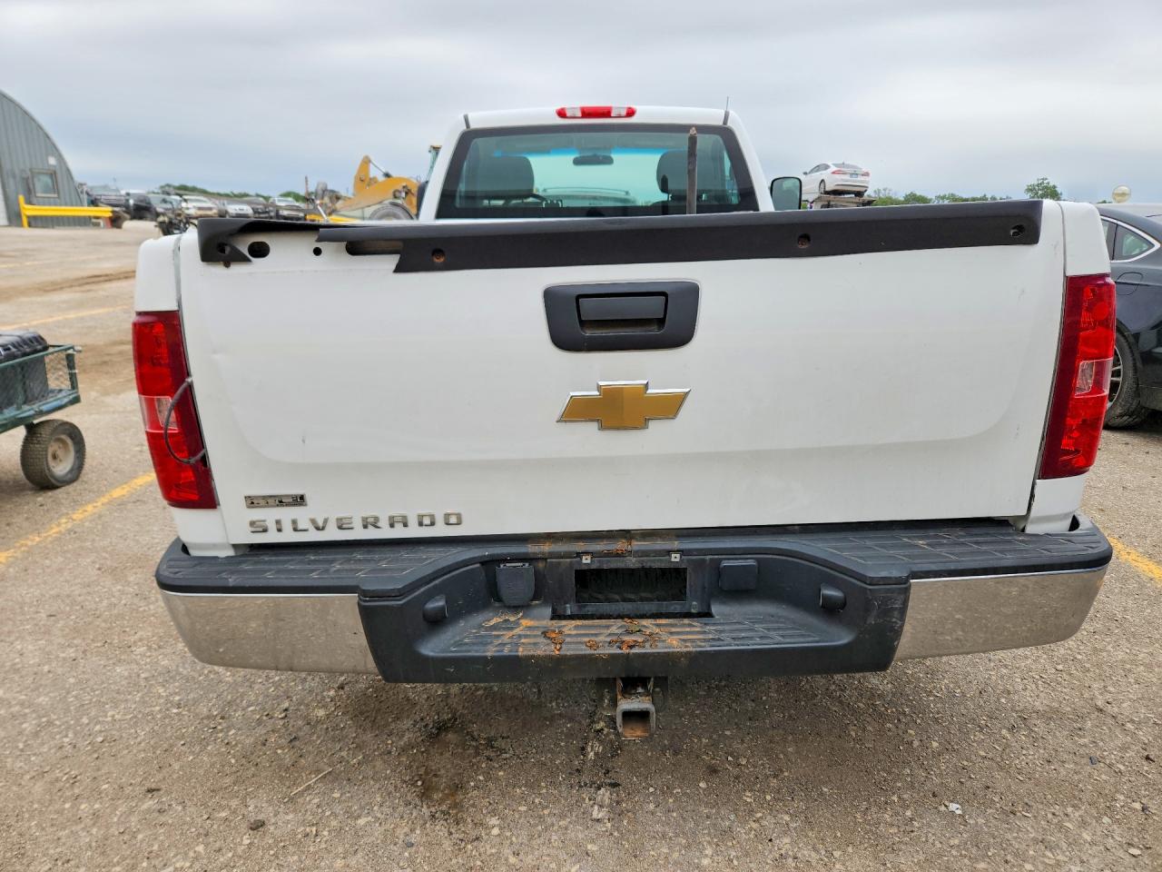 2011 Chevrolet Silverado K1500 White vin: 1GCNKPE05BZ314615