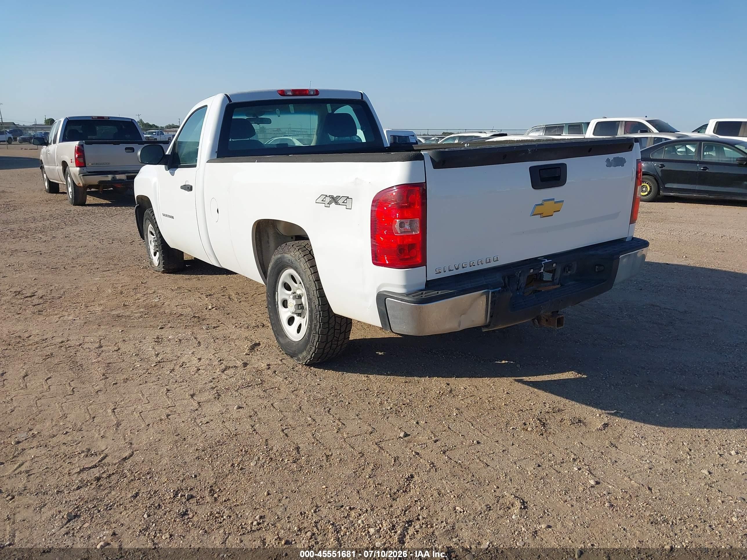 2013 Chevrolet Silverado 1500 Work Truck White vin: 1GCNKPE0XDZ168991