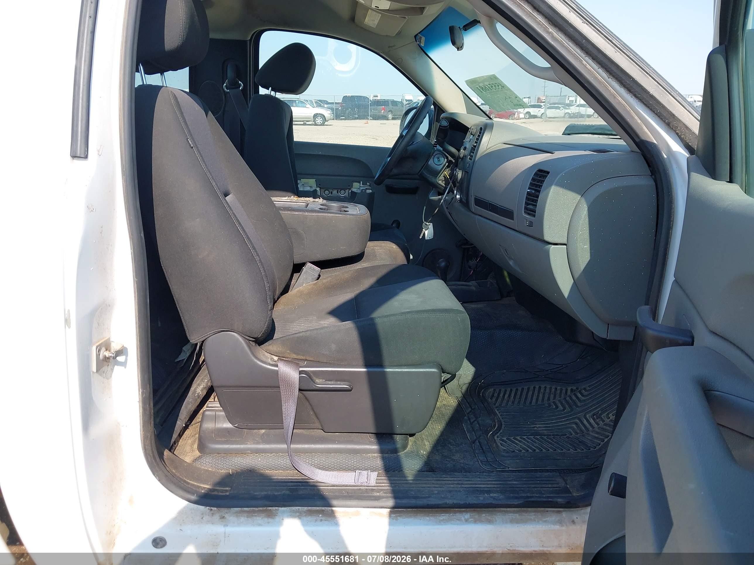 2013 Chevrolet Silverado 1500 Work Truck White vin: 1GCNKPE0XDZ168991
